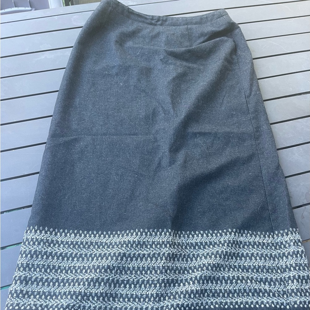 Gray lined pencil skirt with fringe, size 10